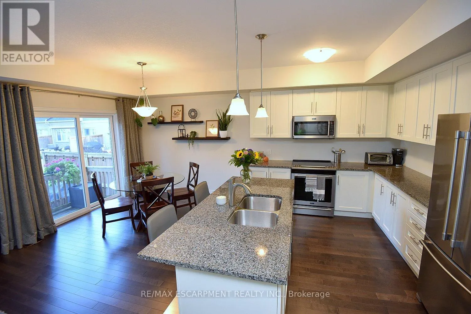 7 - 40 HAMILTON STREET S