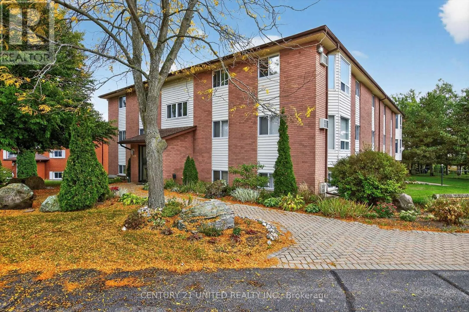 303 - 2020 MAPLERIDGE DRIVE, #303