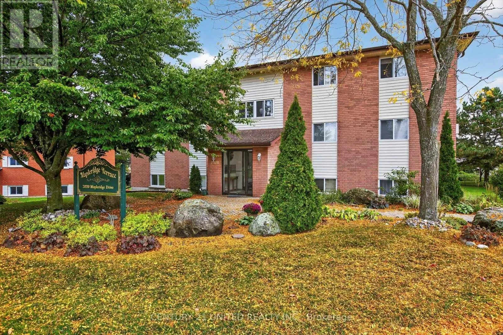 303 - 2020 MAPLERIDGE DRIVE, #303