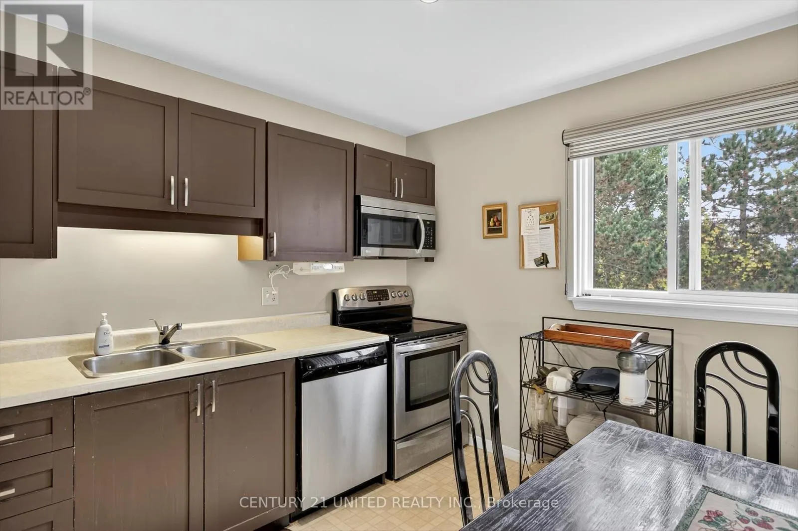 303 - 2020 MAPLERIDGE DRIVE, #303