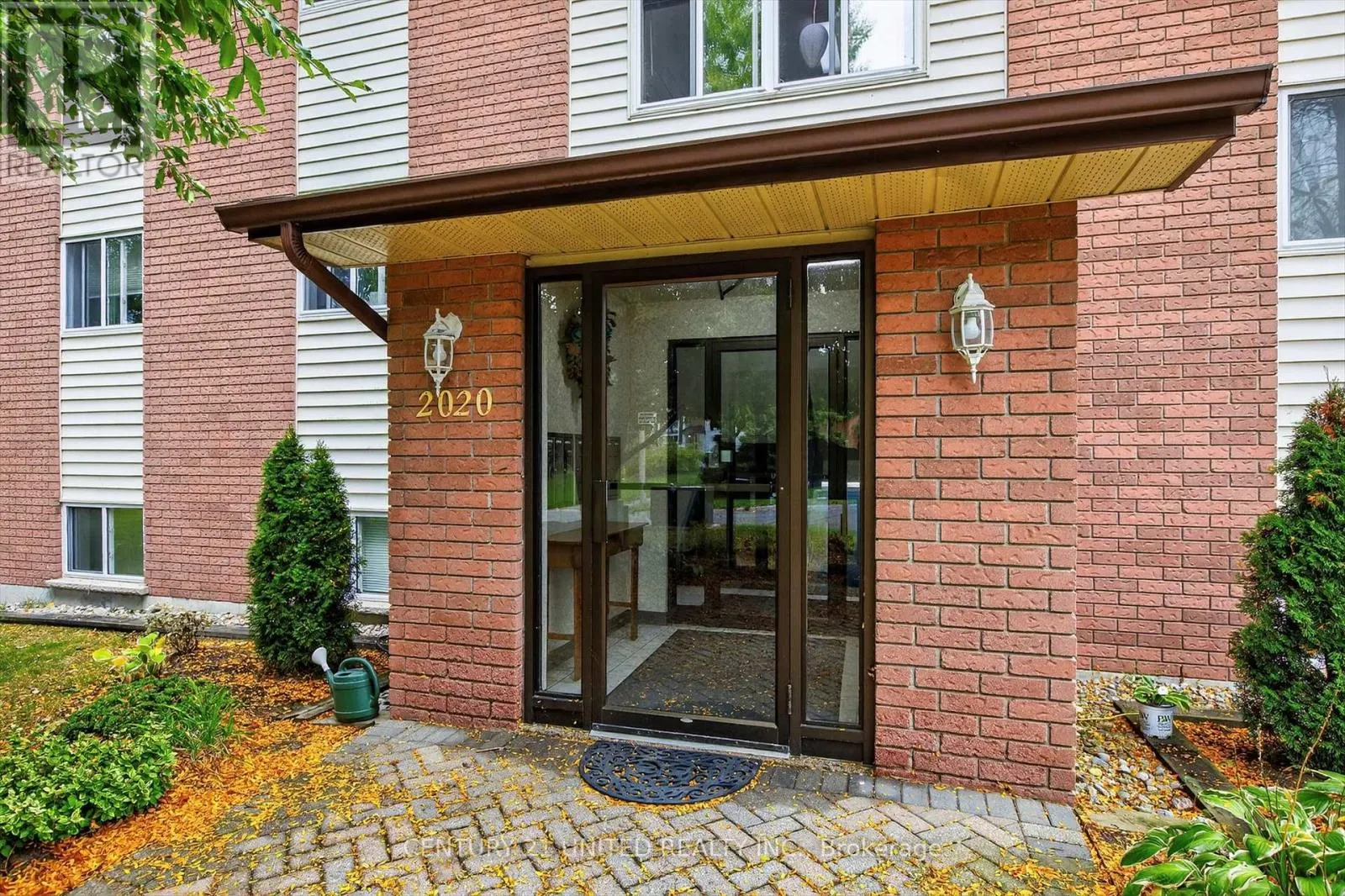 303 - 2020 MAPLERIDGE DRIVE, #303
