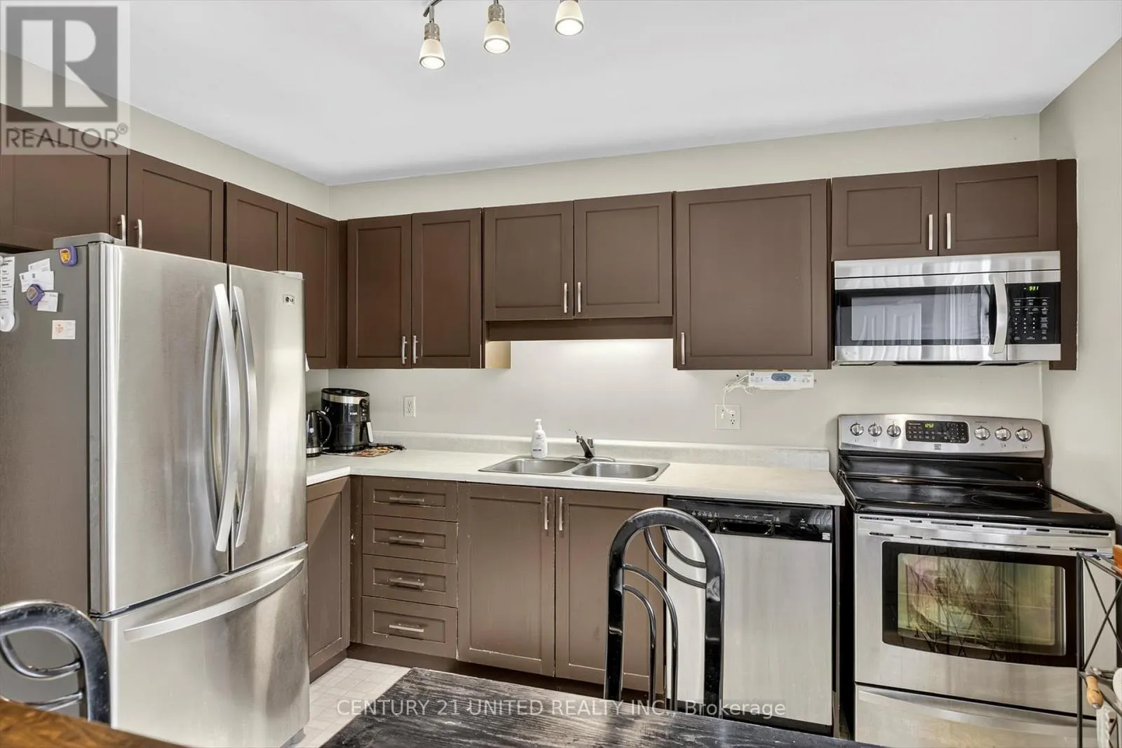303 - 2020 MAPLERIDGE DRIVE, #303