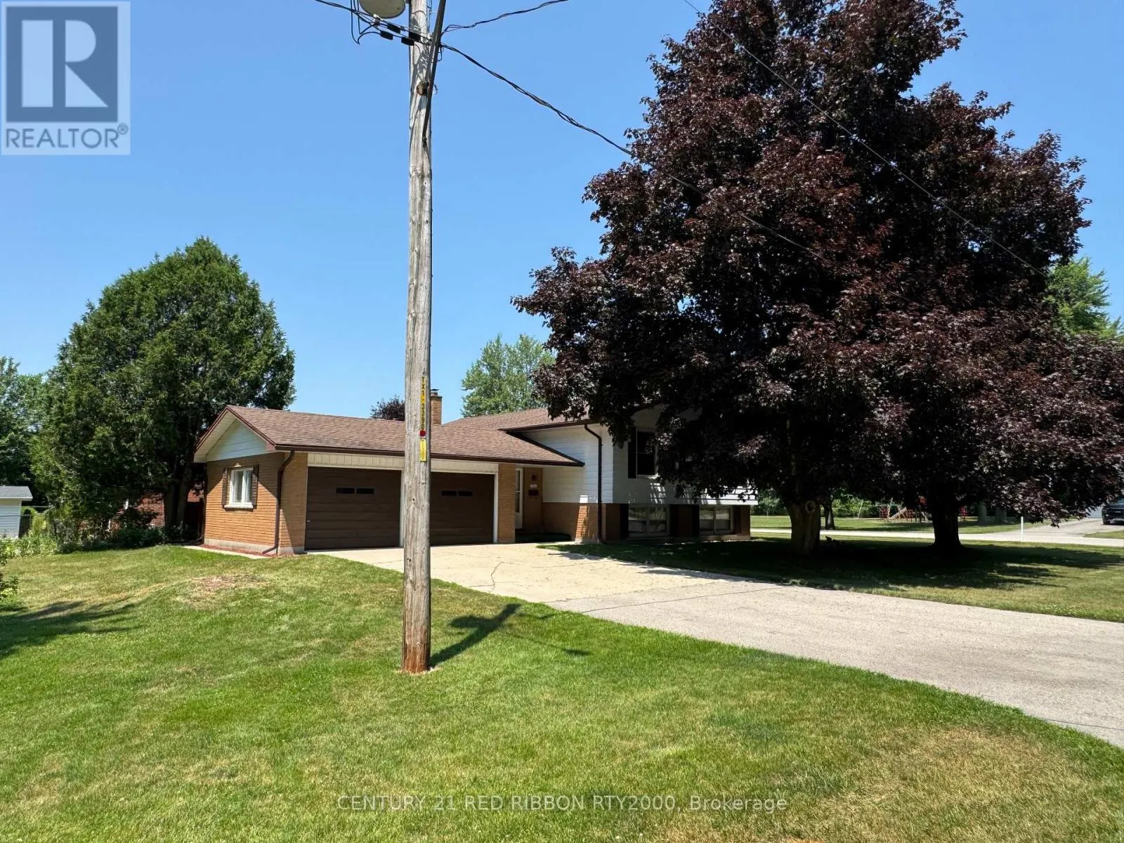 730 GLOVER CRESCENT