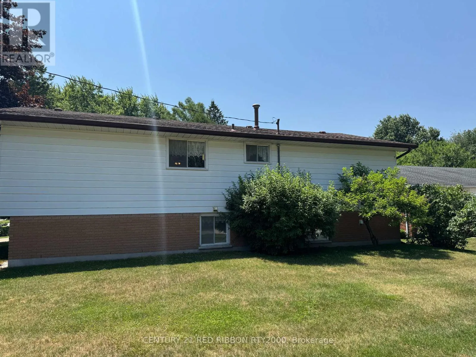730 GLOVER CRESCENT