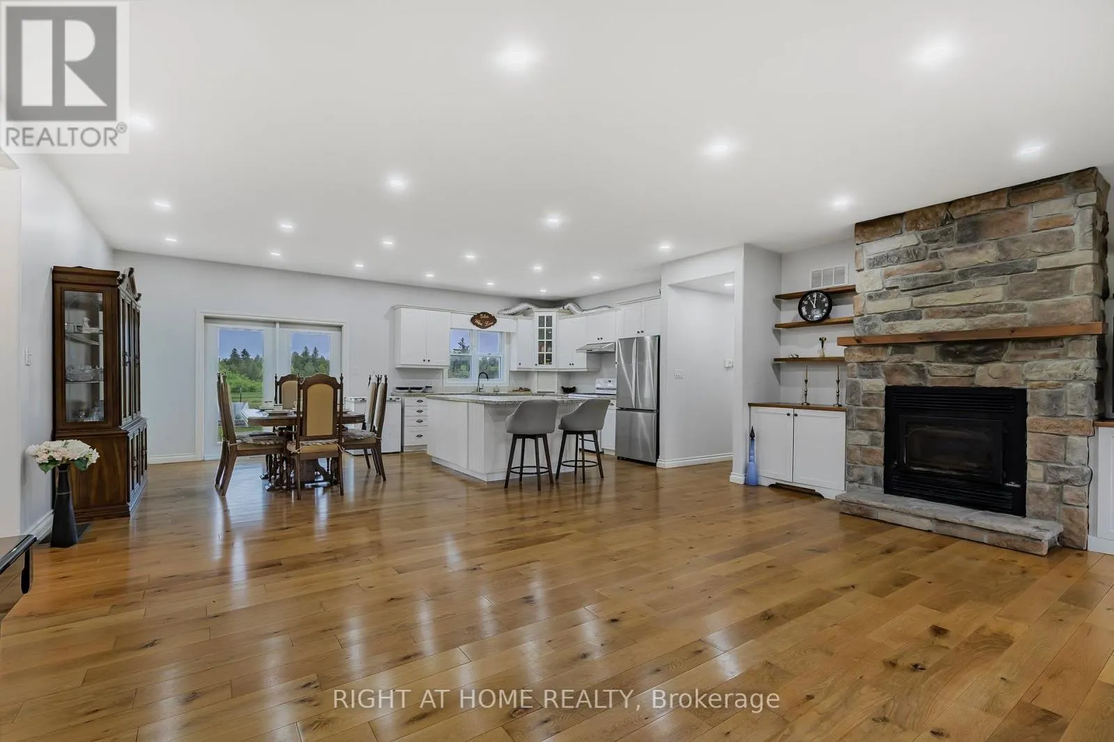 371 DIGBY LAXTON BOUNDARY ROAD