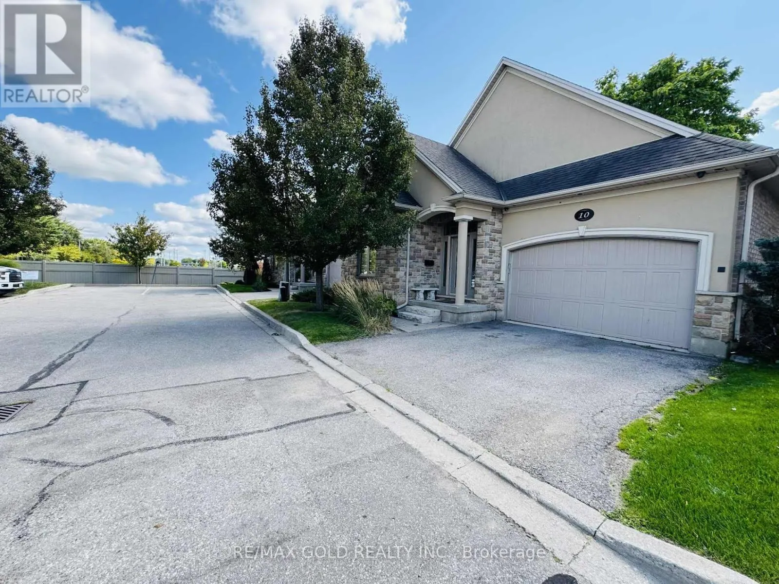 #10 - 68 FAIRVIEW DRIVE
