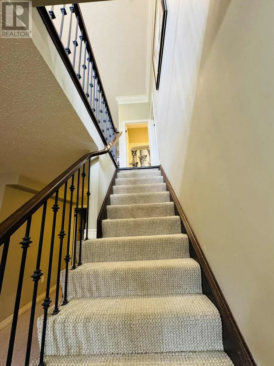 #10 - 68 FAIRVIEW DRIVE