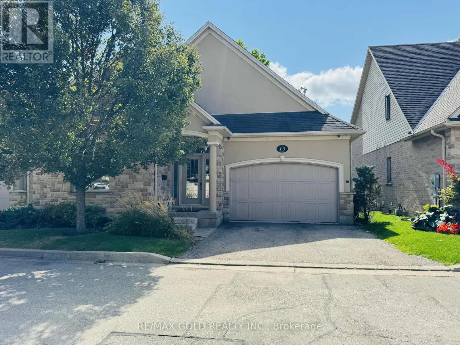 #10 - 68 FAIRVIEW DRIVE