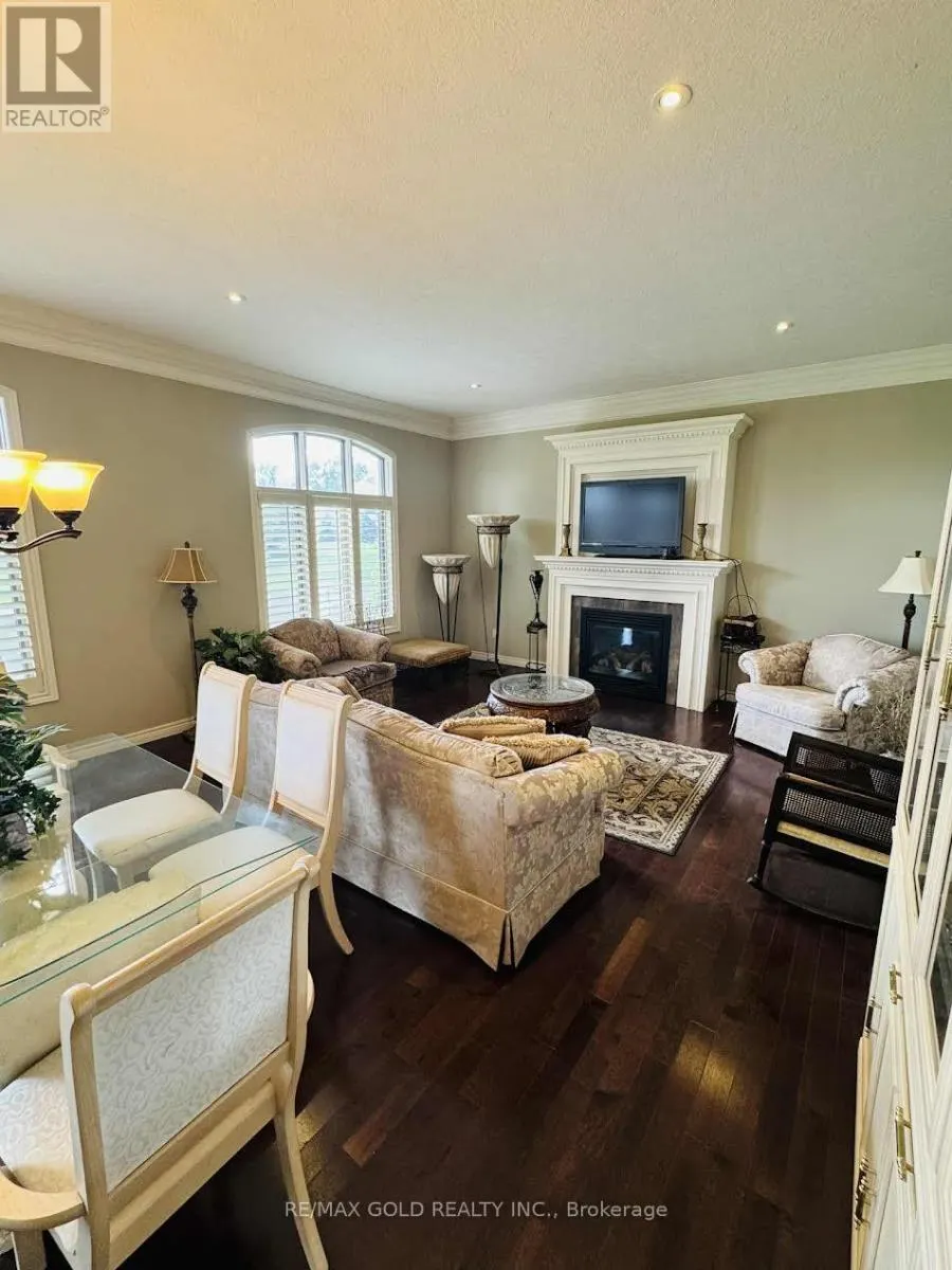 #10 - 68 FAIRVIEW DRIVE