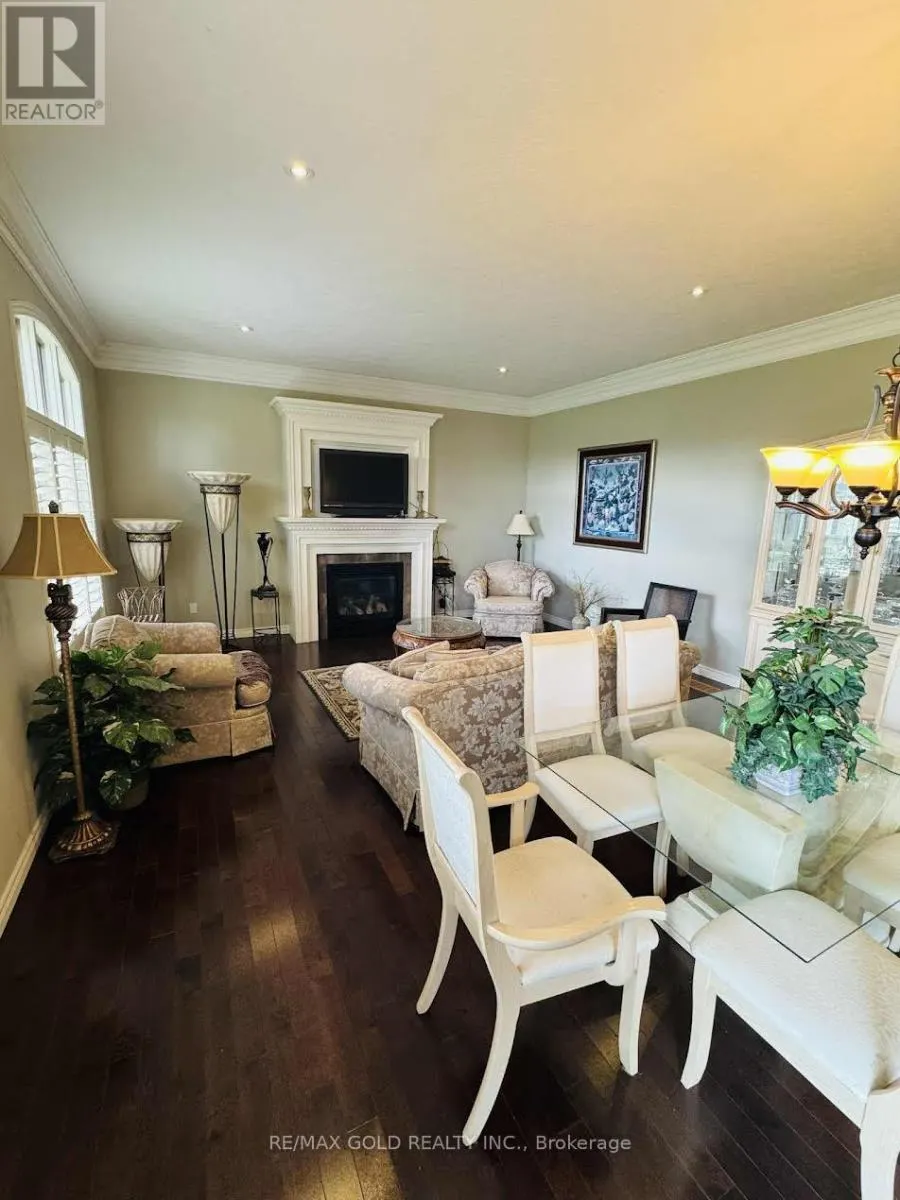 #10 - 68 FAIRVIEW DRIVE