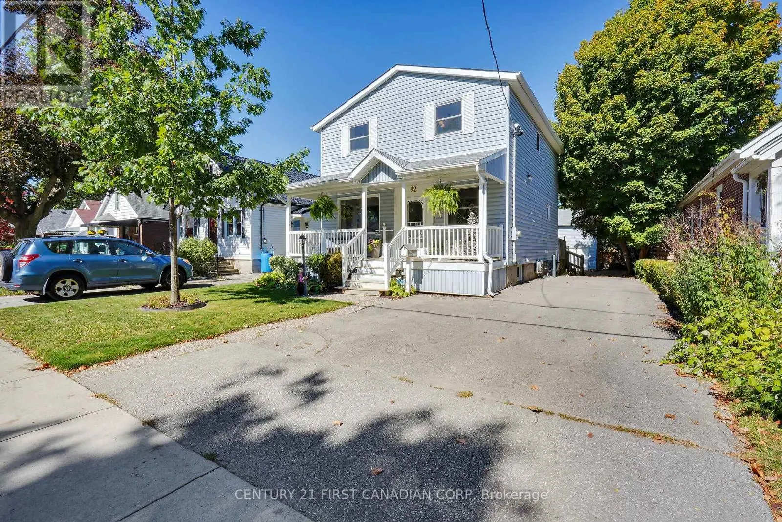 42 BRISCOE STREET E