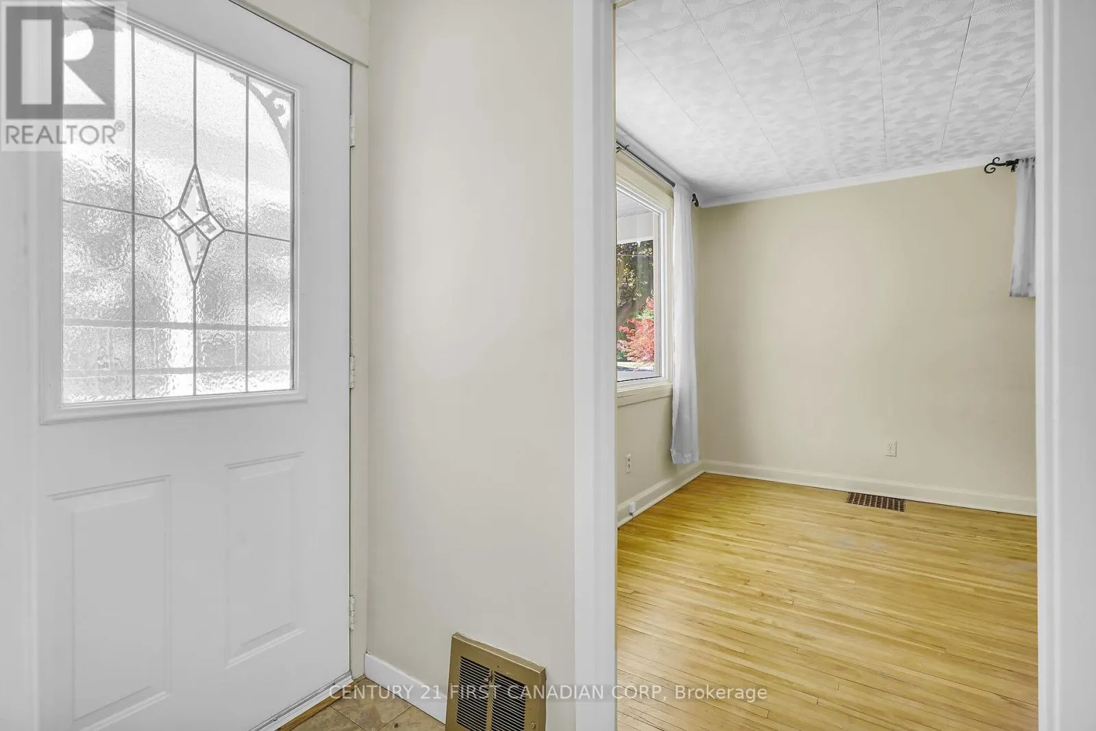 42 BRISCOE STREET E
