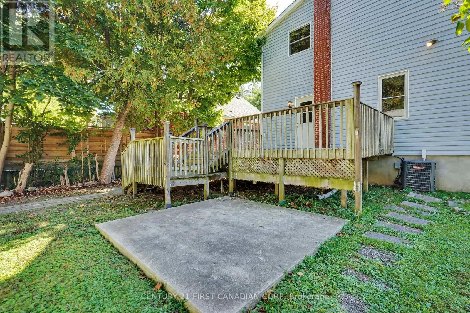 42 BRISCOE STREET E