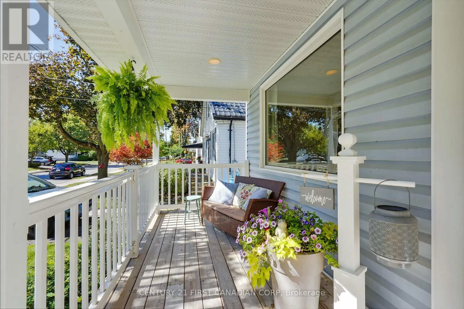 42 BRISCOE STREET E