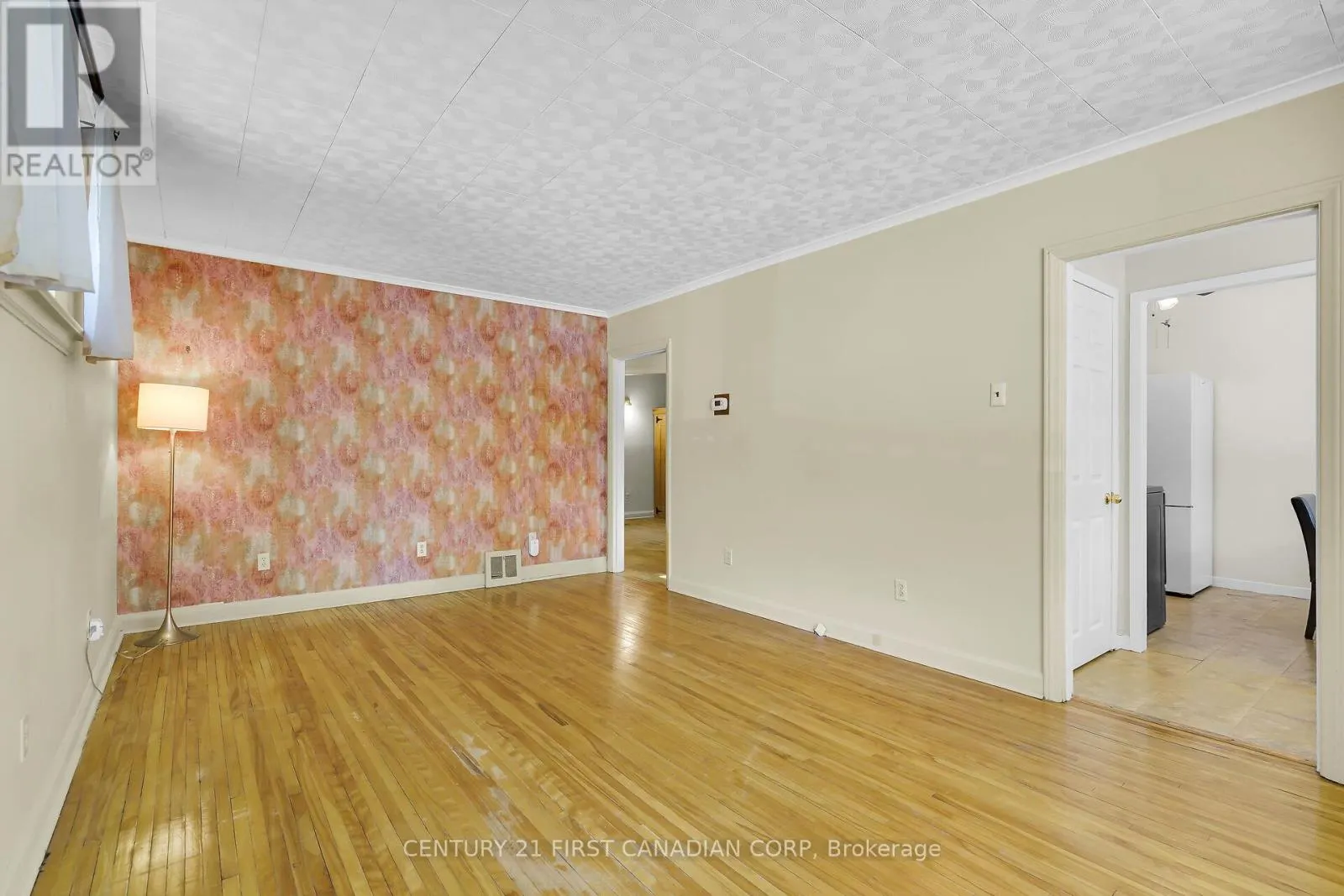 42 BRISCOE STREET E