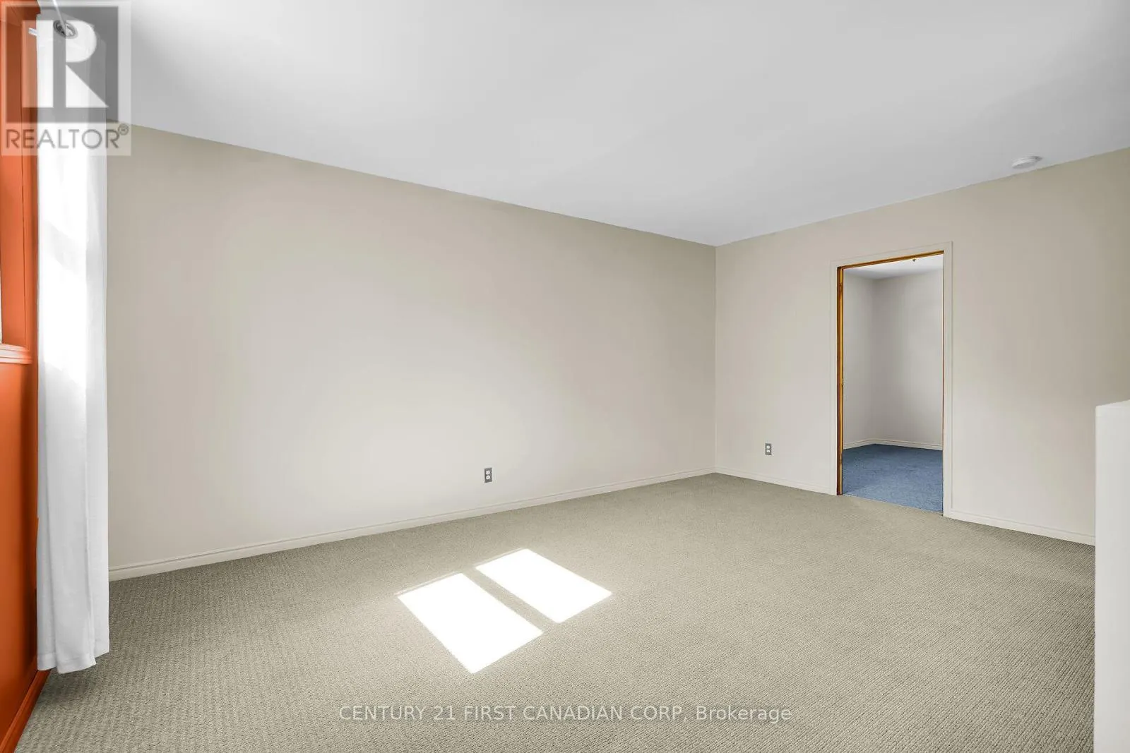 42 BRISCOE STREET E