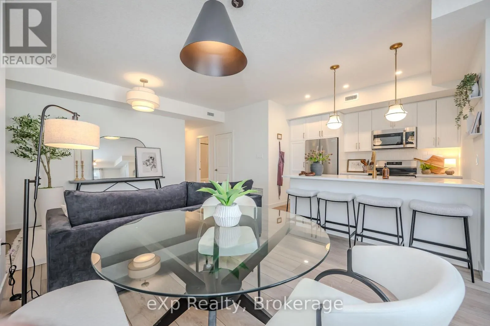 105 - 824 WOOLWICH STREET, #105
