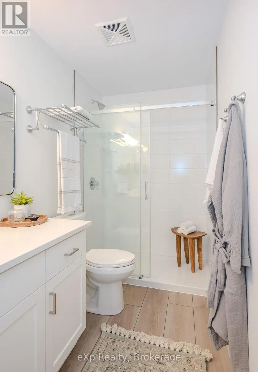 105 - 824 WOOLWICH STREET, #105