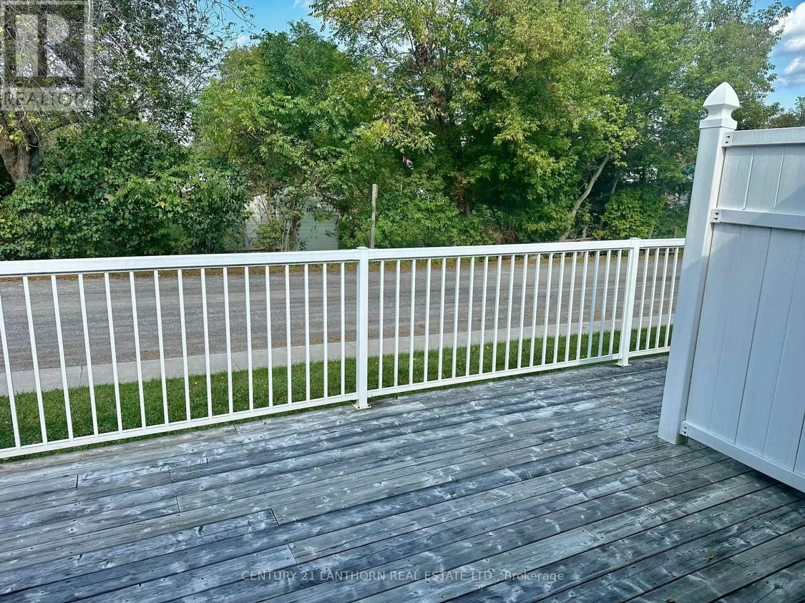 3 - 494 METCALF STREET, #3