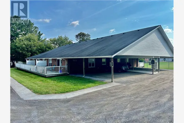 3 - 494 METCALF STREET, #3