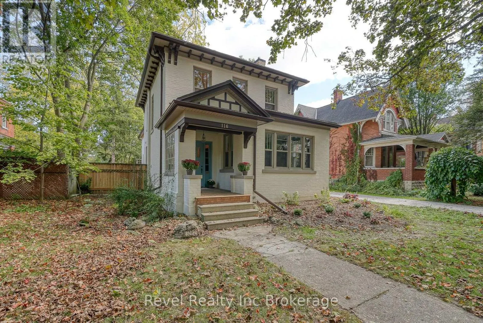 116 VANSITTART AVENUE