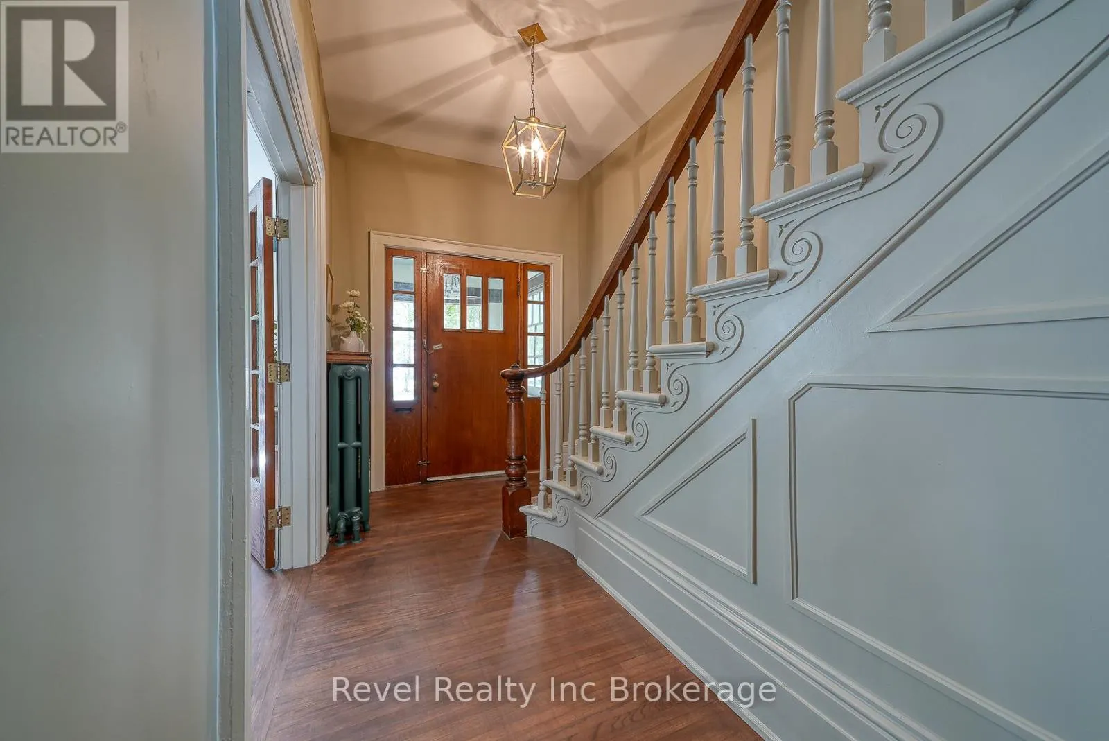 116 VANSITTART AVENUE
