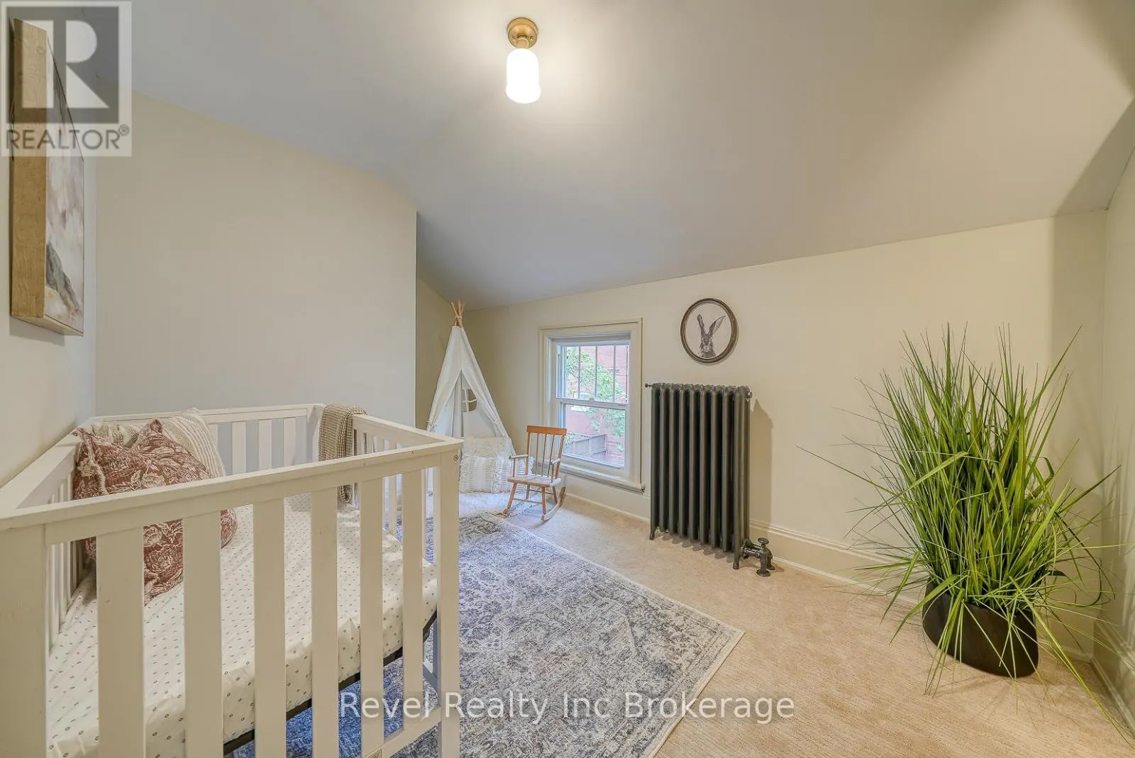 116 VANSITTART AVENUE