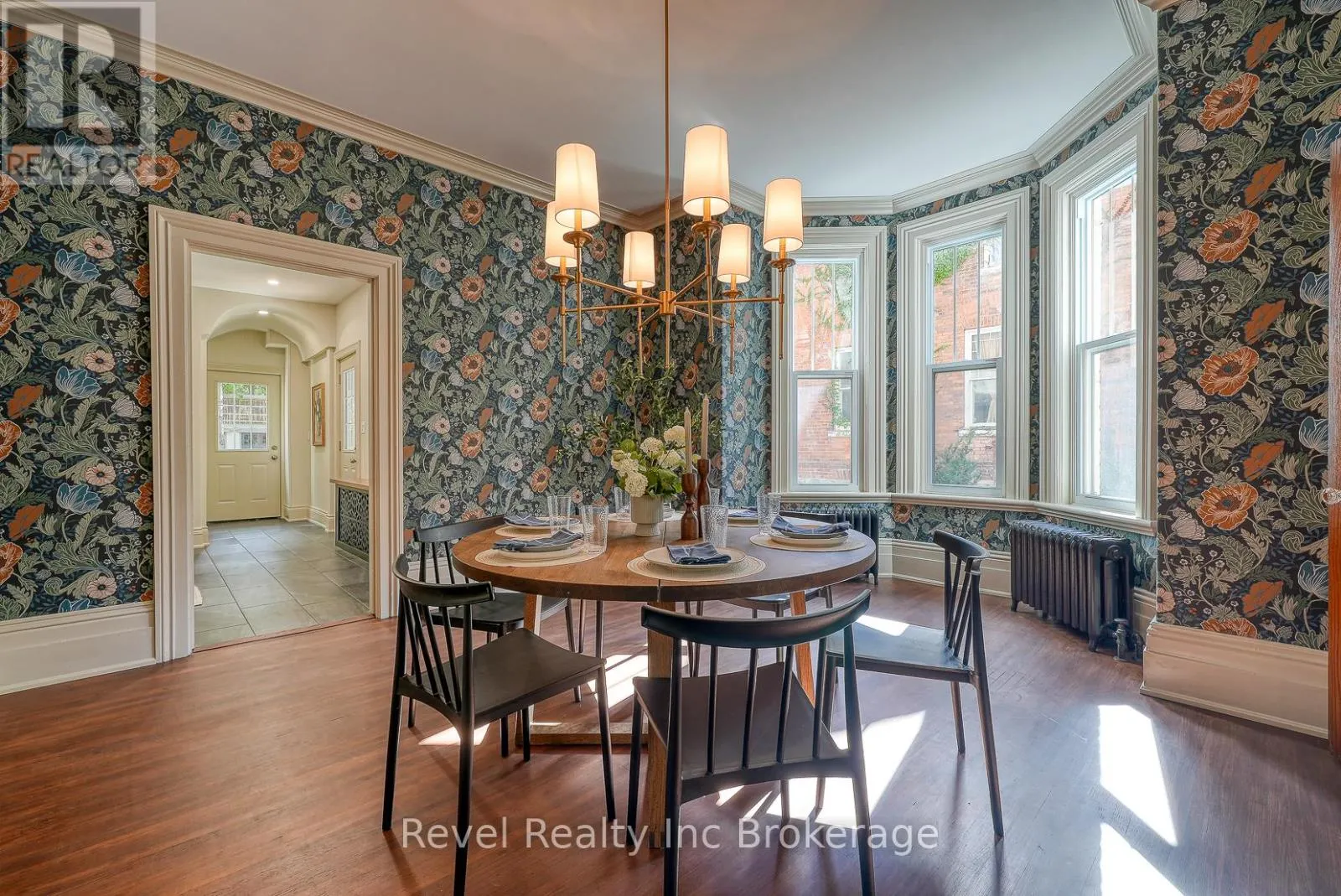 116 VANSITTART AVENUE