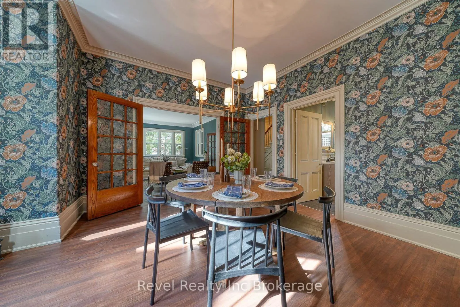 116 VANSITTART AVENUE