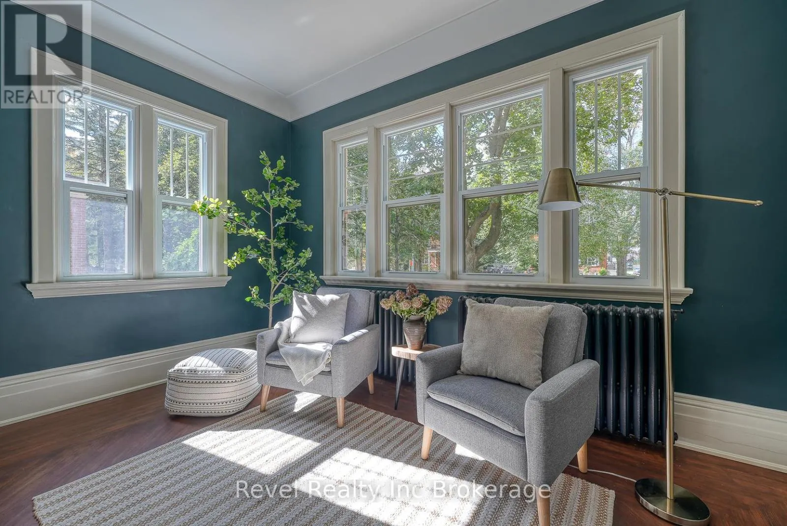 116 VANSITTART AVENUE