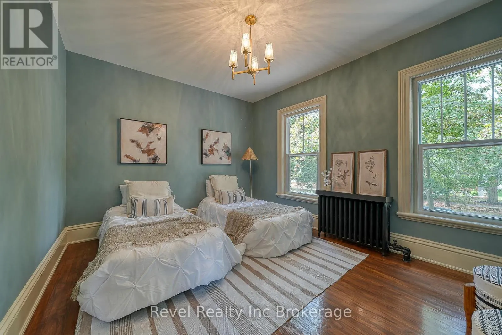 116 VANSITTART AVENUE