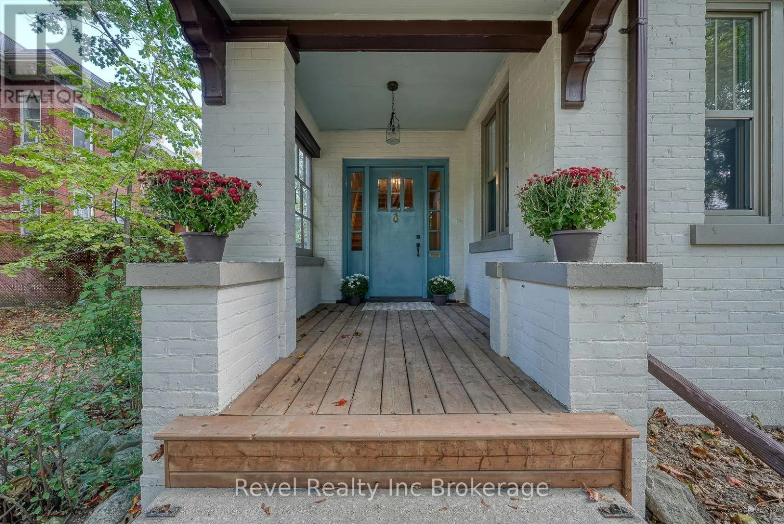 116 VANSITTART AVENUE