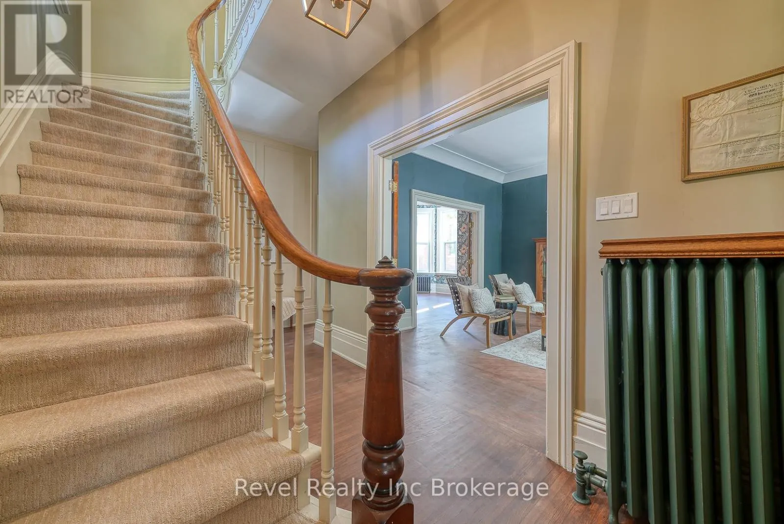 116 VANSITTART AVENUE