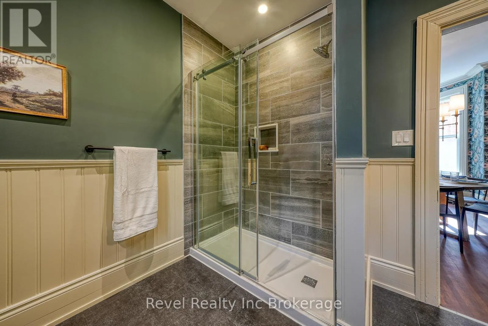 116 VANSITTART AVENUE