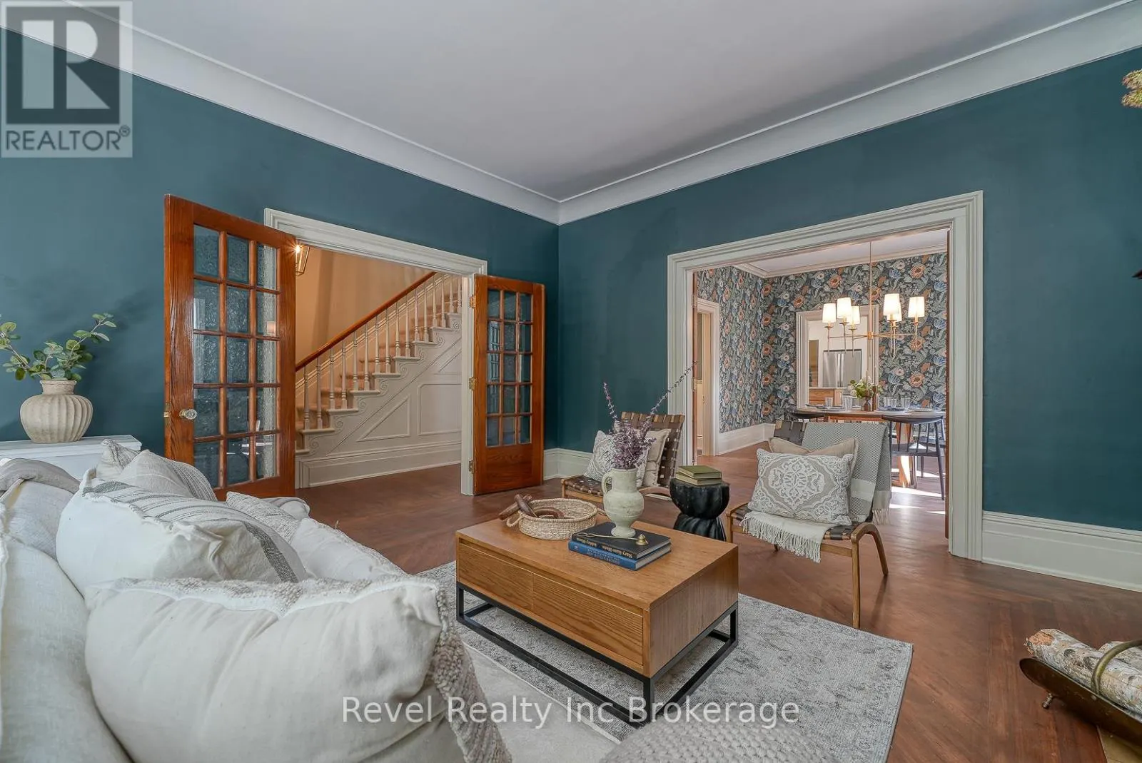 116 VANSITTART AVENUE