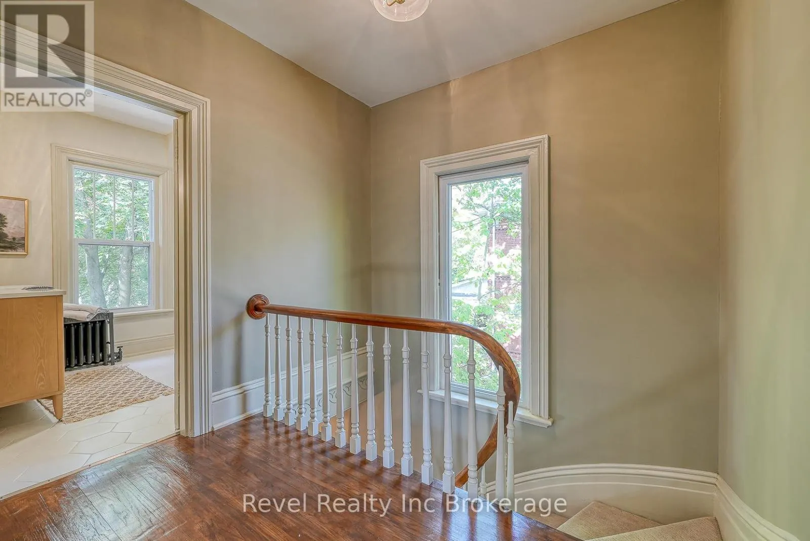 116 VANSITTART AVENUE
