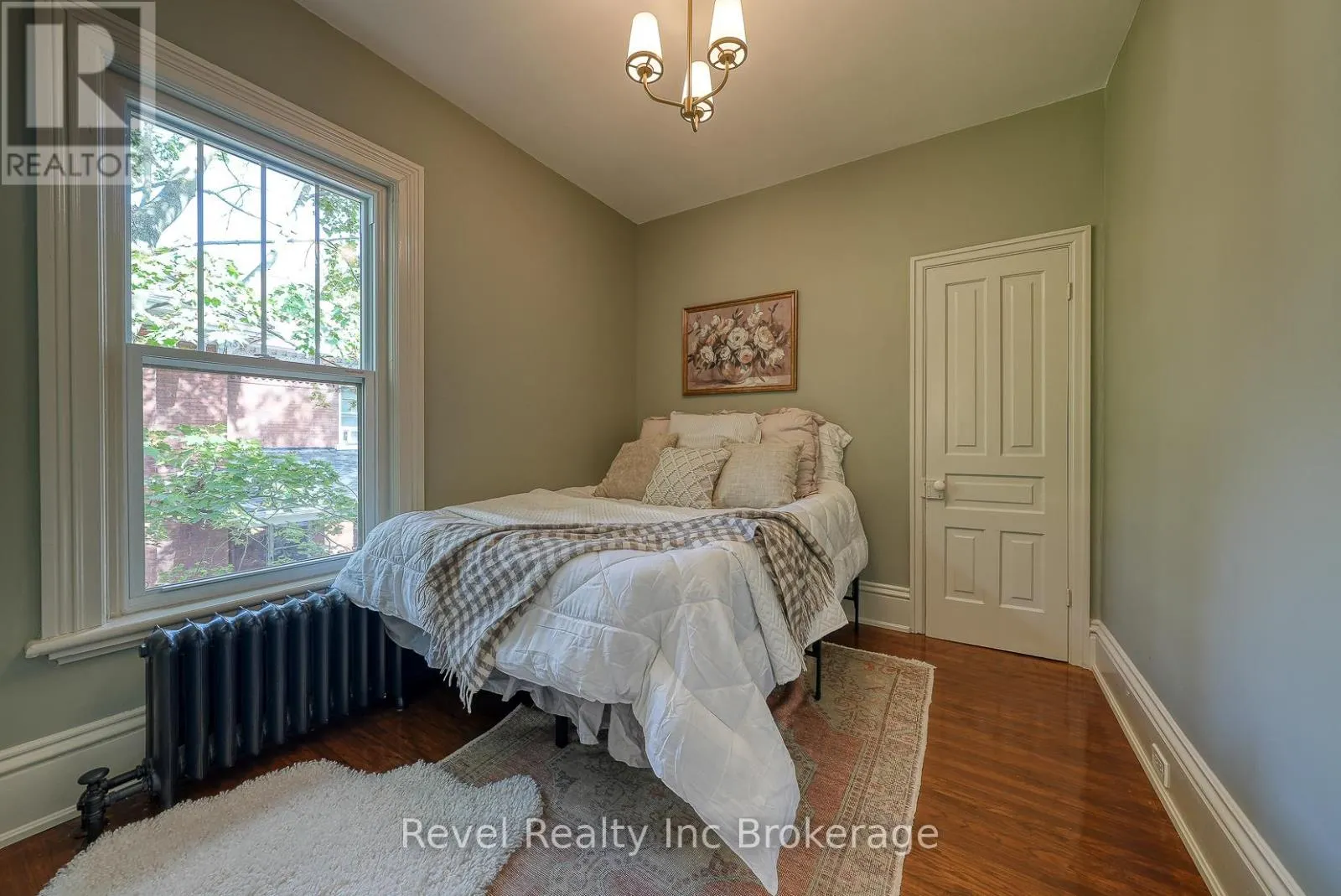 116 VANSITTART AVENUE
