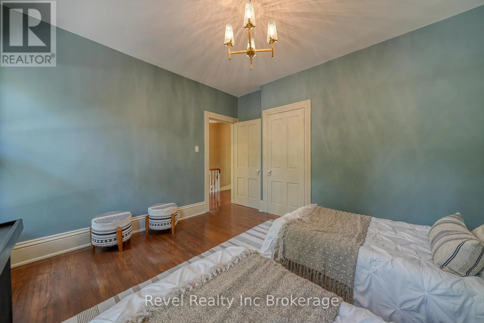 116 VANSITTART AVENUE