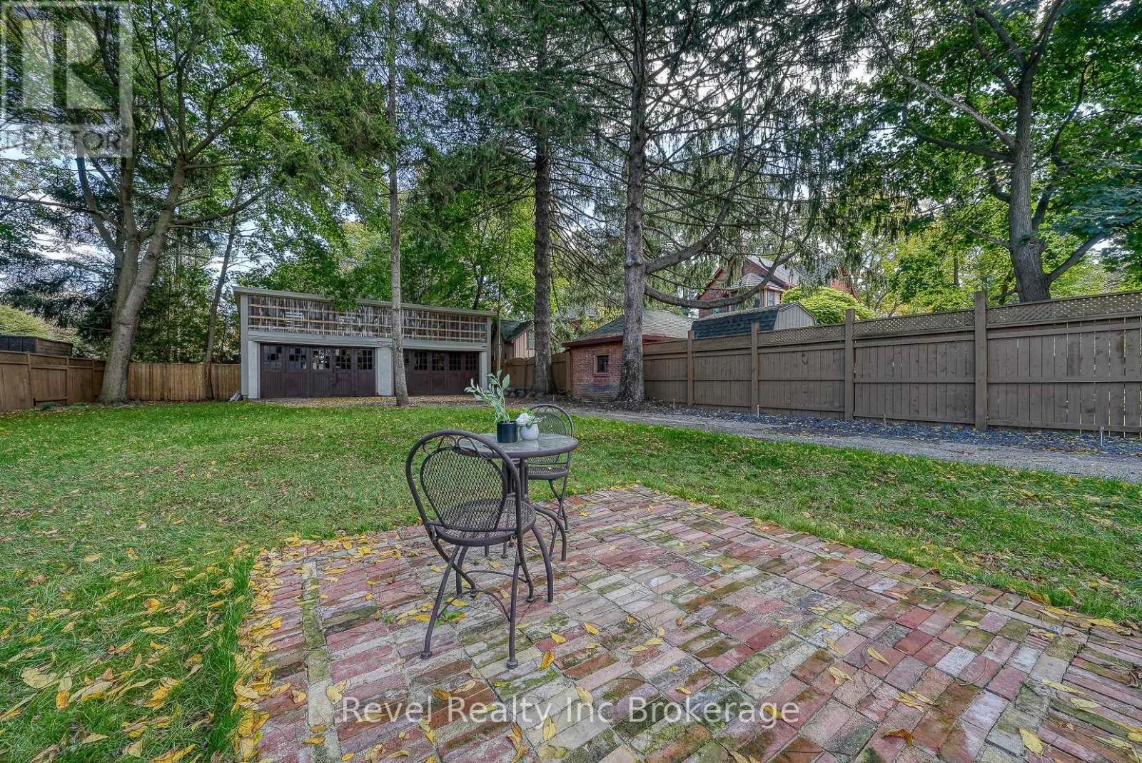 116 VANSITTART AVENUE
