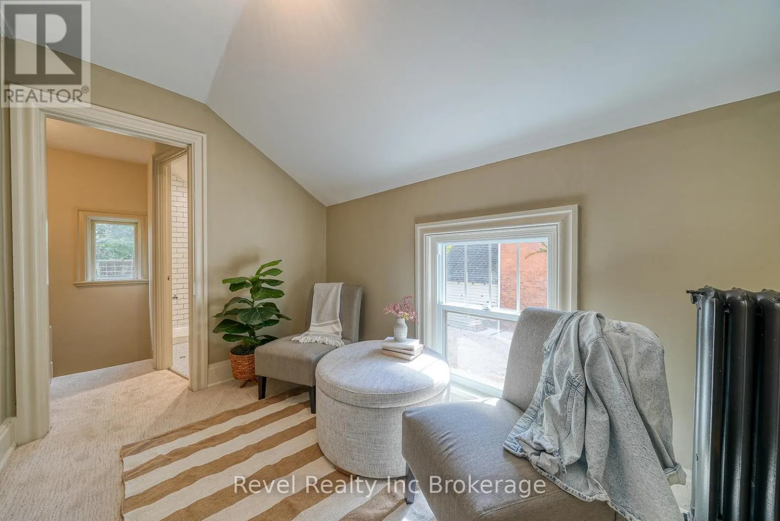 116 VANSITTART AVENUE