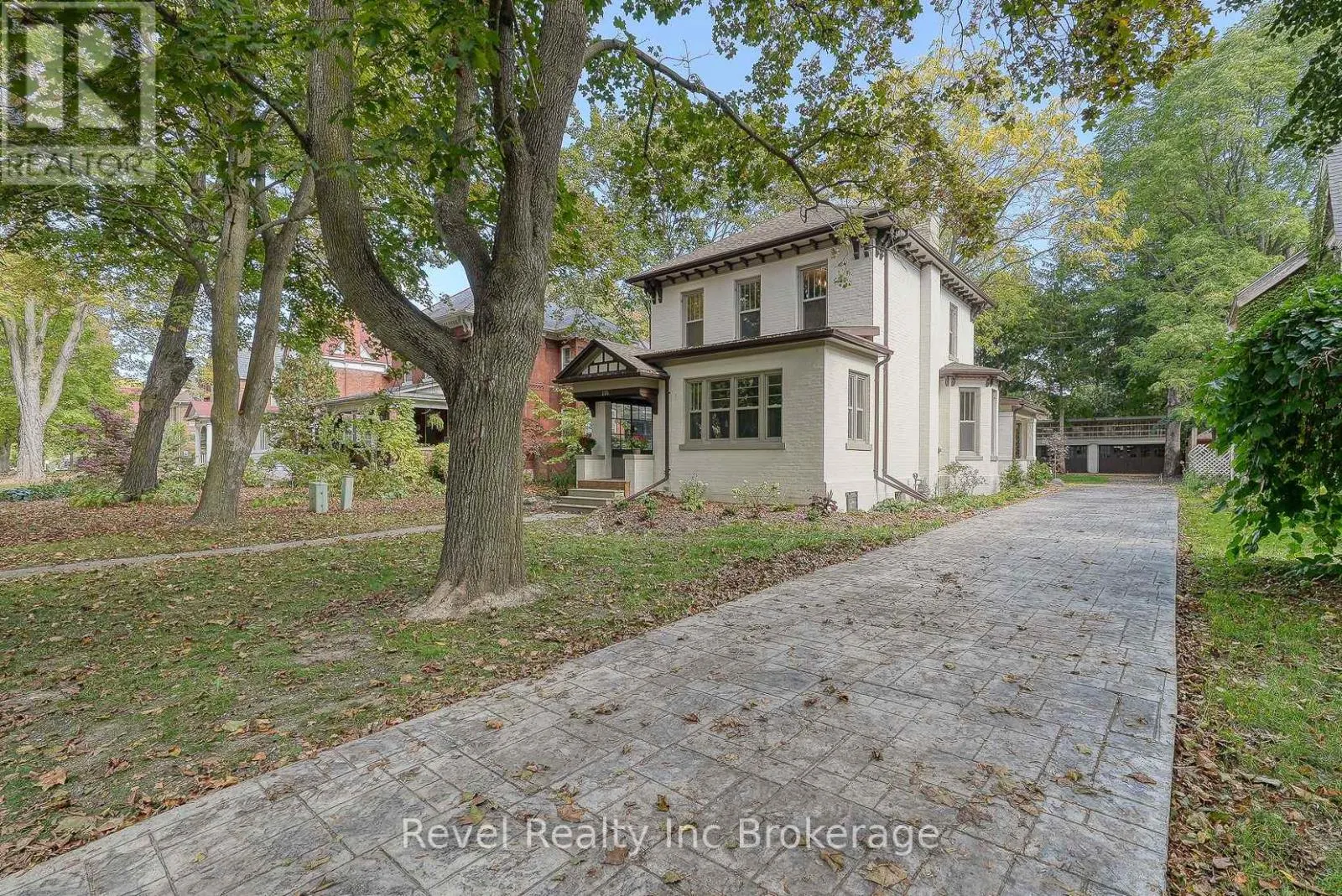 116 VANSITTART AVENUE