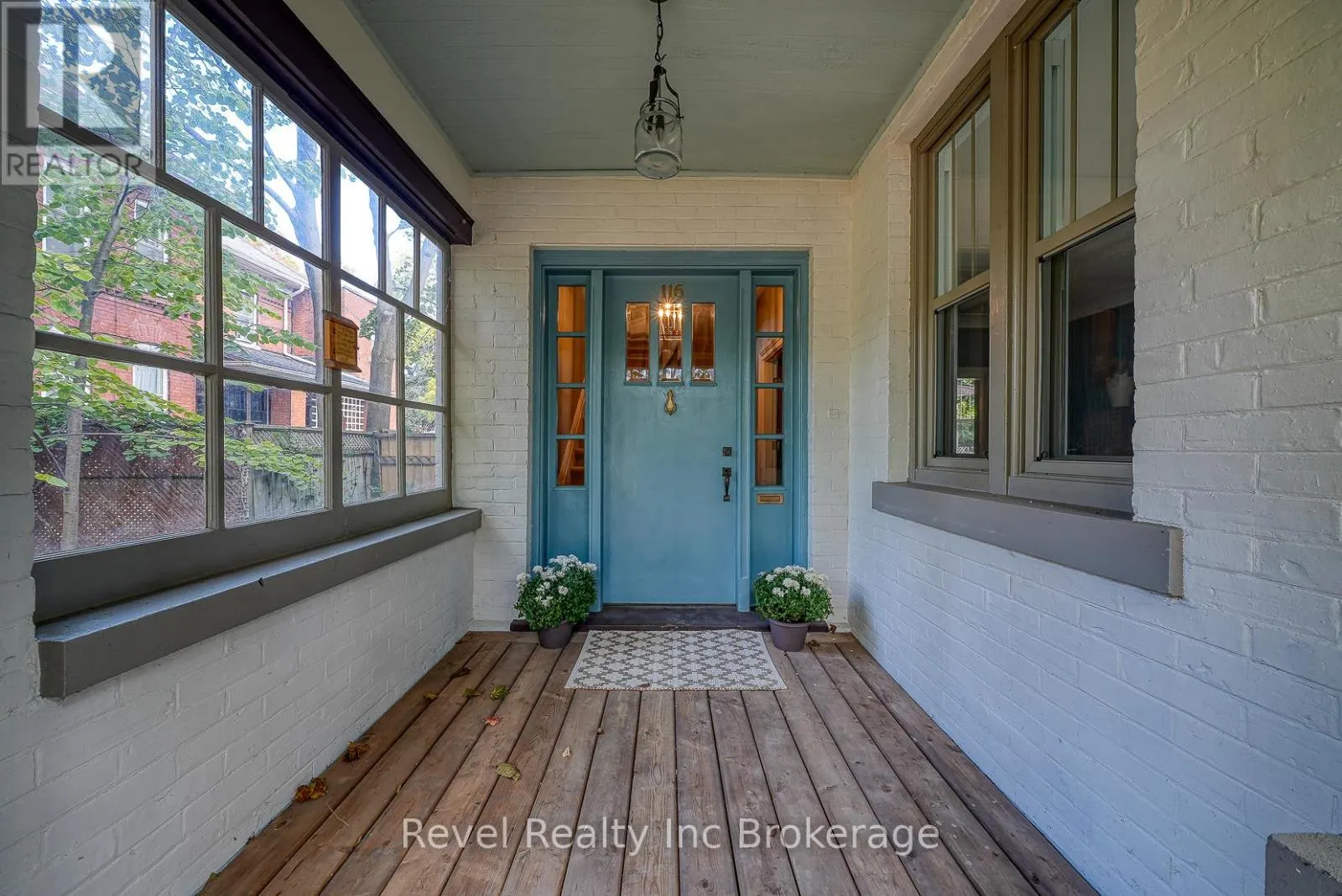 116 VANSITTART AVENUE
