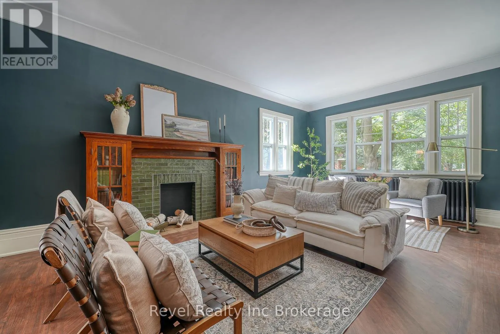 116 VANSITTART AVENUE