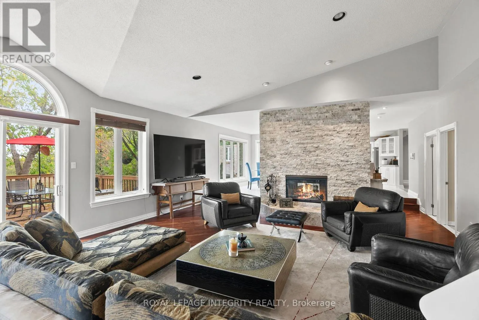 6 MARCHBROOK CIRCLE