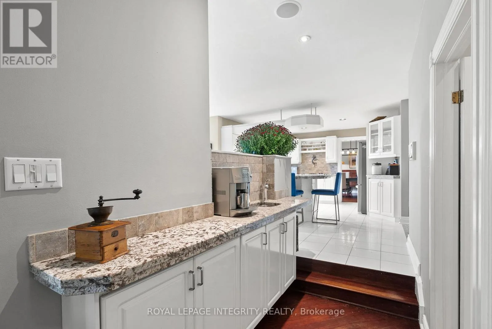 6 MARCHBROOK CIRCLE