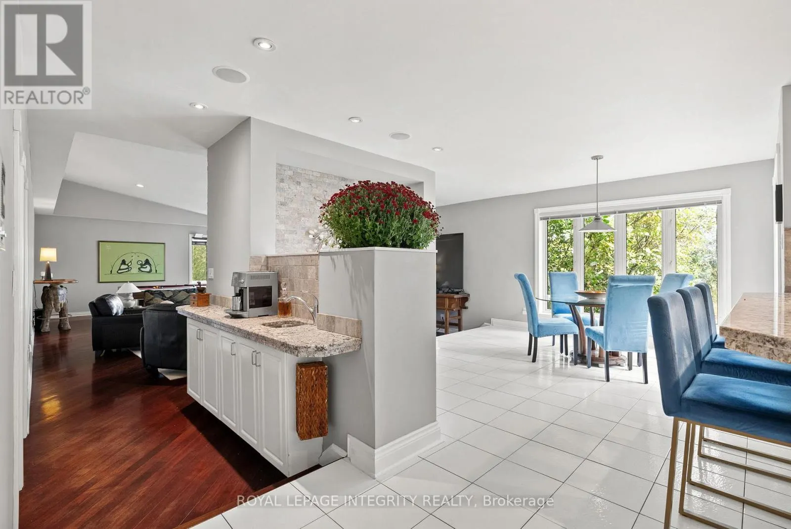 6 MARCHBROOK CIRCLE
