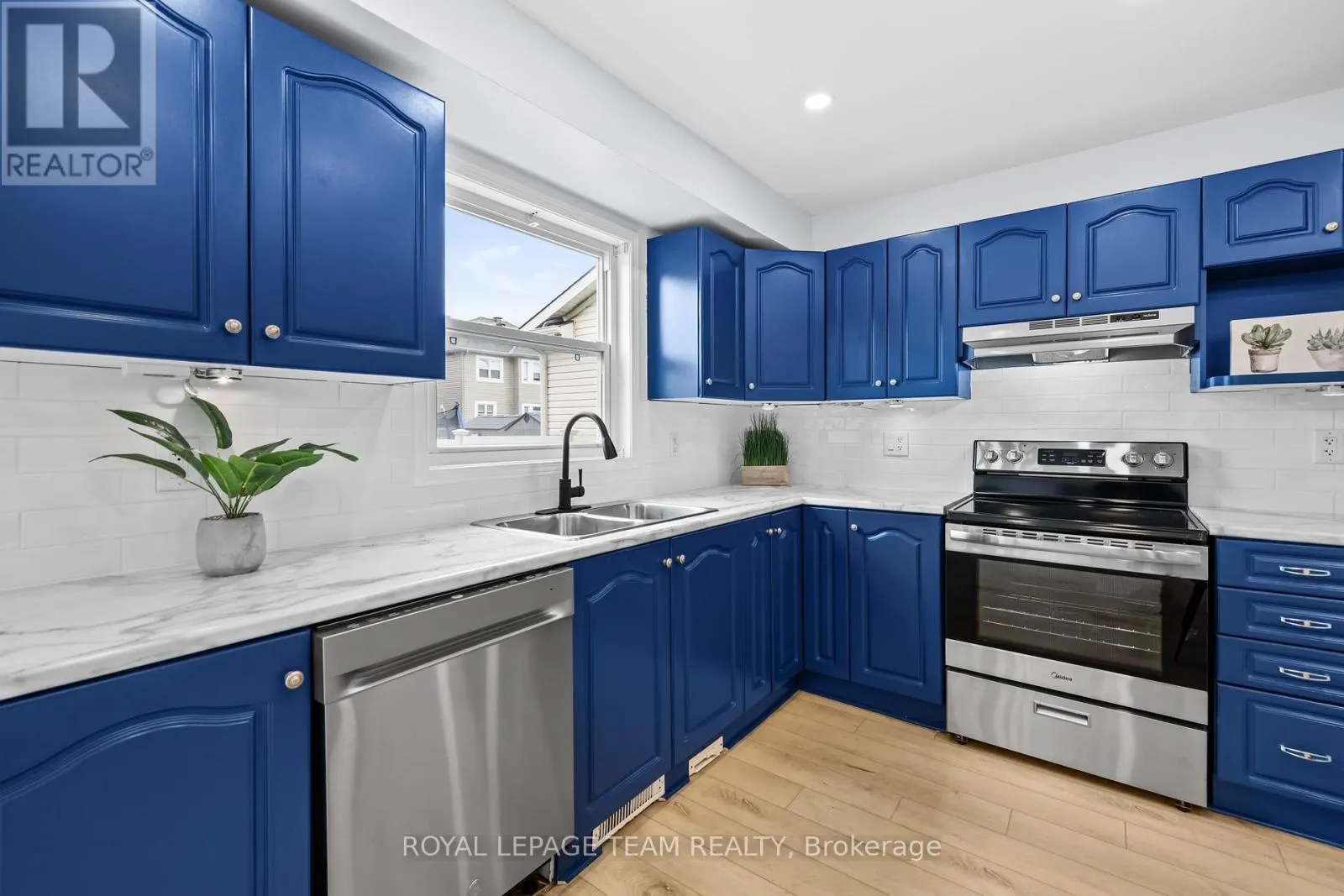 381 MOFFATT POND COURT