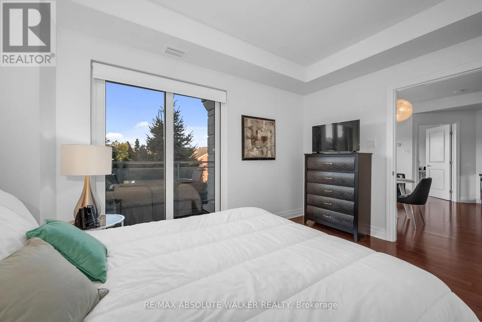 207 - 90 LANDRY STREET