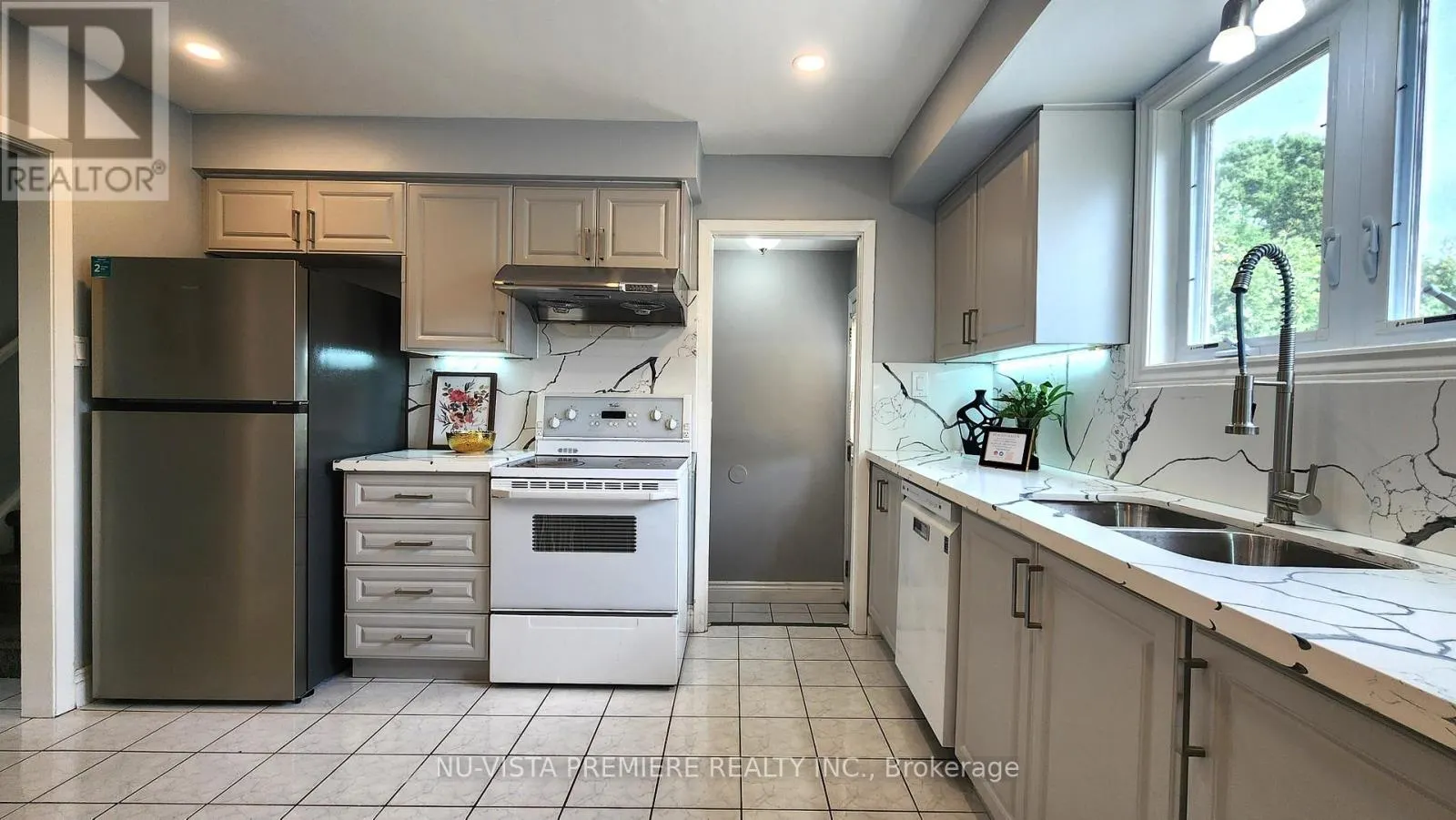 57 MCTAGGART CRESCENT