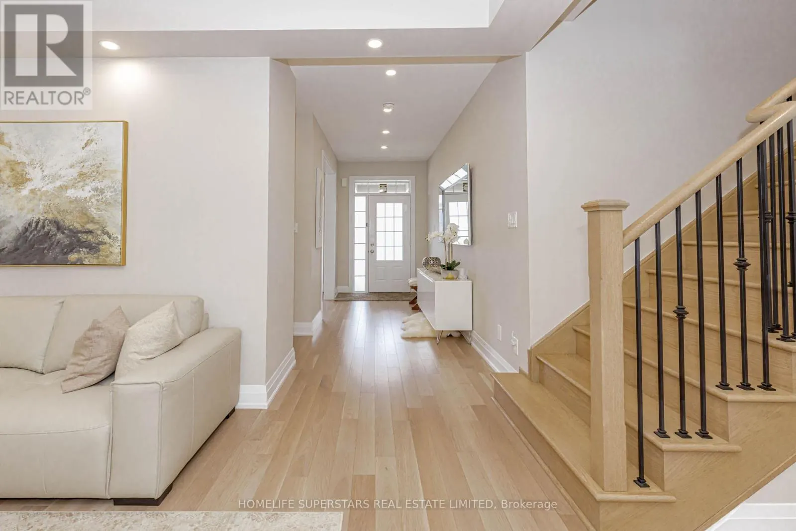 108 OAK AVENUE E